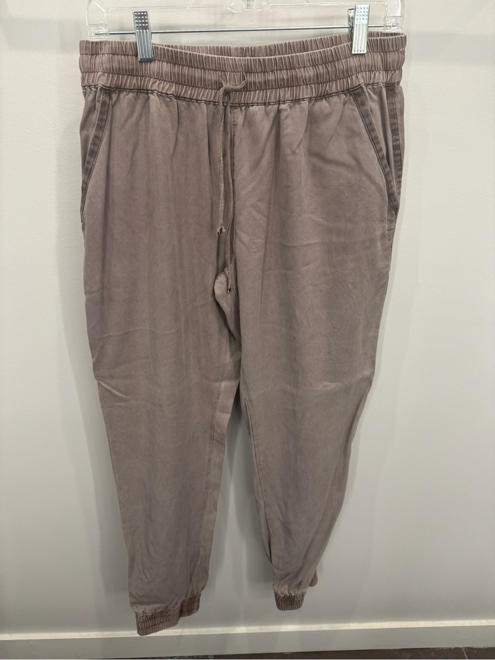 Women's Elastic-Waist Jogger Pants - Taupe